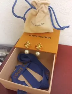 新品未使用】2024年製 ルイヴィトン ピアス LV アイコニック ルイザ 箱