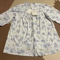 新品未使用タグ付き　✳️最終お値下げ✳️水色花柄 ゆったりパジャマ　上のみ