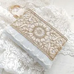 【892再販】インド刺繍リボン　　フリル付きミニポーチ　ハンドメイド　ホワイト