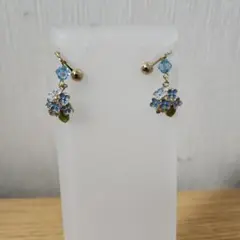 青い紫陽花のイヤリング