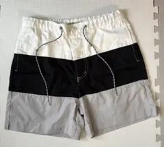 ショートパンツのサムネイル