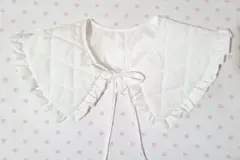 SHEIN　つけ襟ホワイト キルティング フリル付き