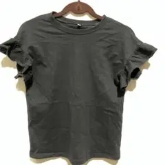 フリル付き黒Tシャツ　gu 130