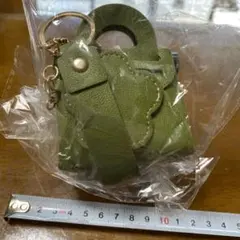 オリーブグリーン ミニバッグ型キーホルダー　ミラーキーホルダー　鏡付き　②のサムネイル
