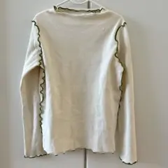 ❤️まとめ買いでさらにお得❤️長袖カットソー クリーム色 フリル付き　140cm