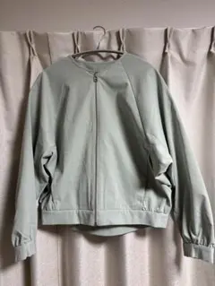 《美品》COMMECAISM レディースブルゾン　アウター　ポッケ付き