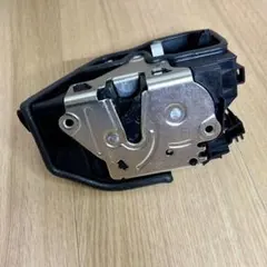 【新品】BMW 純正 左前 ドアロックアクチュエーター 51217202145のサムネイル