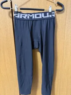 アンダーアーマートレーニングベースレイヤーヒートギア3/4レギンス　ブラック