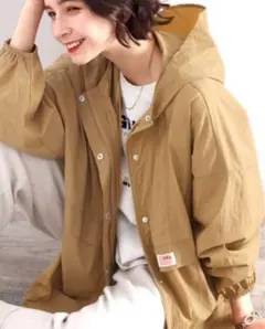 マウンテンパーカー