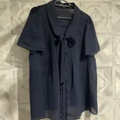 希少サイズ TO BE CHIC ブラウス ネイビー 46のサムネイル