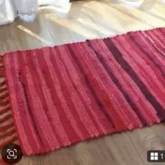 レッド　レトロな風合いが魅力の、手作りの綿素材フロアマット