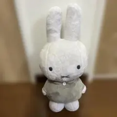 ☆送料無料☆ miffy ミッフィー シャツ付きぬいぐるみ モノクロのサムネイル