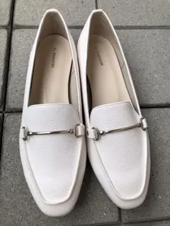 美品！AU BANISTER ホワイトローファーのサムネイル