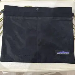 THOUSAND MILE サコッシュ ブラックのサムネイル