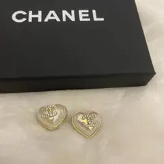 CHANEL ハート型ピアス クリスタル付き