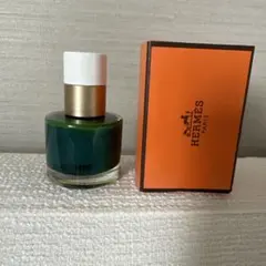 新品未使用　HERMÈS グリーンネイルカラー 10mlのサムネイル