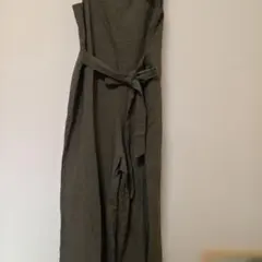 オリーブグリーン ストライプ サロペットパンツスタイル