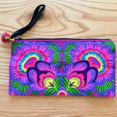 【モン族】 刺繍ポーチ タ イ チェンマイ直輸入 ハンドメイド 民族柄ピンク