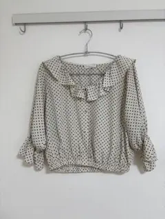 earth music&ecology ドット柄五分袖ブラウス