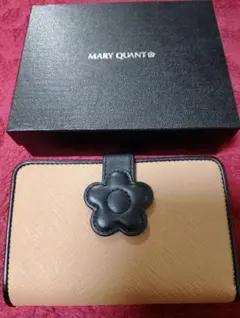 新品　マリークワント　 二つ折り財布 　ベージュ　　ブラック