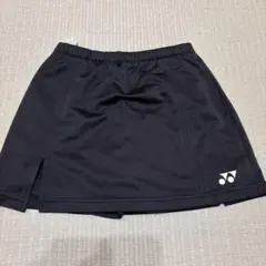 【美品】ヨネックス　スコート　Sサイズ　バドミントン　テニス　ハーフパンツ 黒のサムネイル