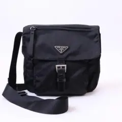 PRADA ナイロンショルダーバッグ 黒 ポコノ 三角プレート ロゴのサムネイル