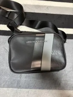 Armani Exchange ブラックショルダーバッグ