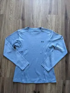 アンダーアーマー　ロンT