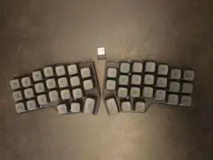 YIVU Corne V4 2.4GHzワイヤレス 分離型メカニカルキーボードのサムネイル