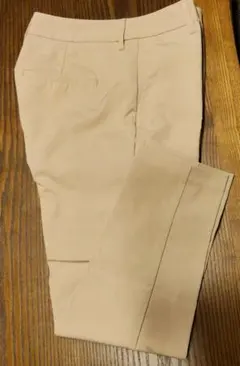 GU ベージュ スラックス