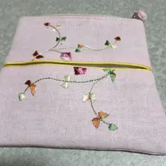 刺繍入りポケットティッシュ入れ