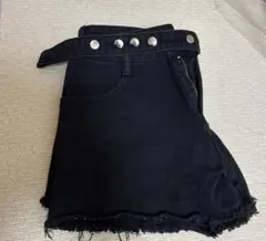フリンジヘム ブラックショートパンツ