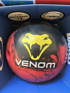 【最終値下げ】リーサルベノム　VENOM ボウリングボール 赤・黒　15ポンド 高いコントロール性と汎用性を実現 モーティブ リーサル ベノム