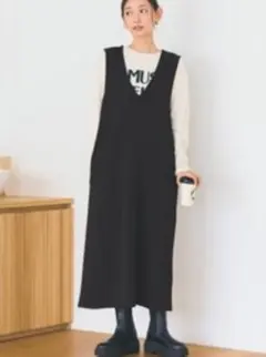 新品　エンボス加工Vネック　ワンピース ジャンパースカート ONE SIZE