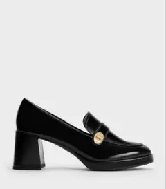 CHARLES & KEITH メタリックアクセント ローファーパンプスのサムネイル