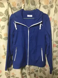 gu マウンテンパーカー