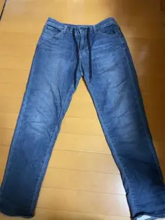 ユニクロダークブルー ストレートデニム パンツ