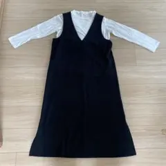 【マタニティ】黒のジャンパースカートと白のトップスセット