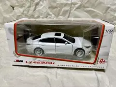 レクサスES 300H　1/32 ミニカー　ホワイトパール系　箱付のサムネイル