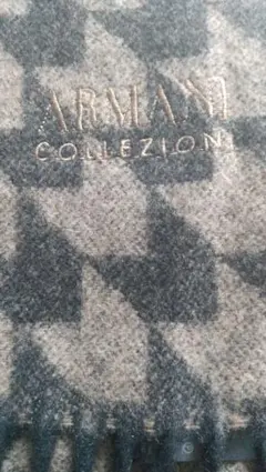 ARMANI COLLEZIONI 幾何学模様マフラー 最終値下げです✨