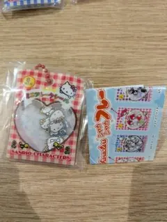 サンリオ　シャカシャカフレークシール風チャーム　ハローキティ