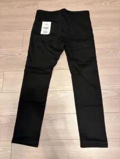 新品タグつき　 グローバルワーク　モーションテック　スキニーパンツ　ブラック