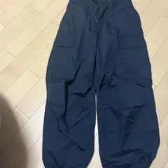 ブラックカーゴパンツ