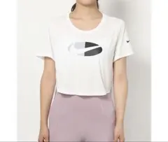 NIKE クロップドTシャツ