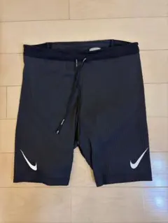 NIKE エアロスイフト　ハーフタイツ　Mサイズ