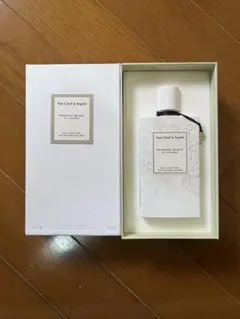 Van Cleef & Arpels Patchouli Blanc 75mlのサムネイル