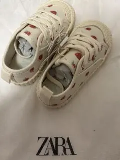ZARA いちご　スニーカー 15cm