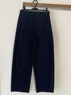 ユニクロ　バレルレッグパンツ　ネイビー　M
