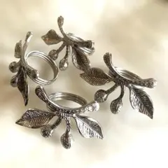 植物モチーフ（オリーブ？）シルバー色　 ナプキンリング 4個セット