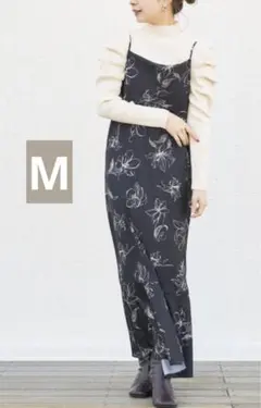 大人気 花柄キャミワンピース 黒 ワンピース ノースリーブ ロング Mサイズ